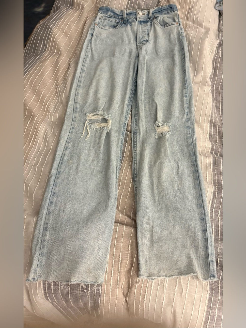 Wild Fable Super High-rise Straight Distressed Light Wash Jeans Sz 4